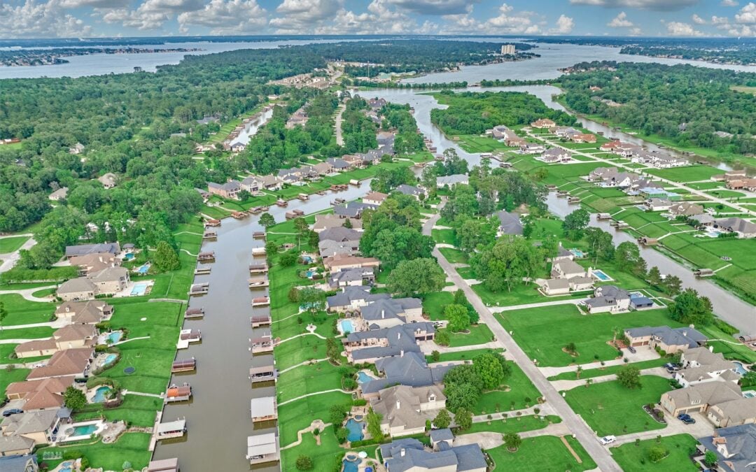 What Does a Real Estate Agent Do When You Buy or Sell on Lake Conroe?