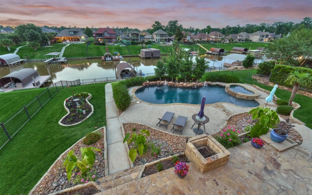 What Maintenance Do Lake Conroe Waterfront Homes Require?