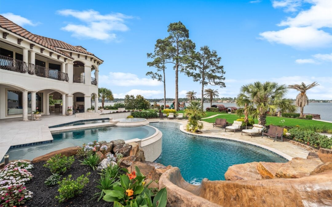 Landscaping Ideas for Lake Conroe Waterfront Properties
