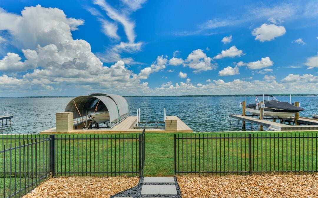 Does Lot Size Matter When Buying a Lake Conroe Waterfront Home?
